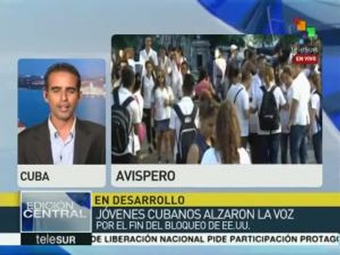 Jóvenes cubanos alzan la voz para exigir el fin del bloqueo de EE.UU.