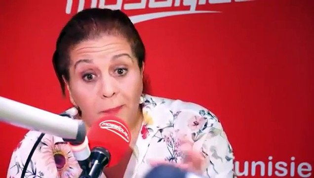 عضو هيئة الحقيقة والكرامة تبكي حزنا على ما يحدث صلب الهيئة