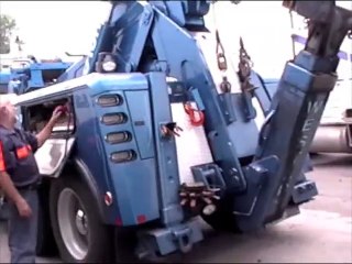 Forklift Epic Fail and Recovery