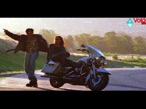 Badri Movie Songs - Bangala Kathamulo - Pawan Kalyan Amisha Patel