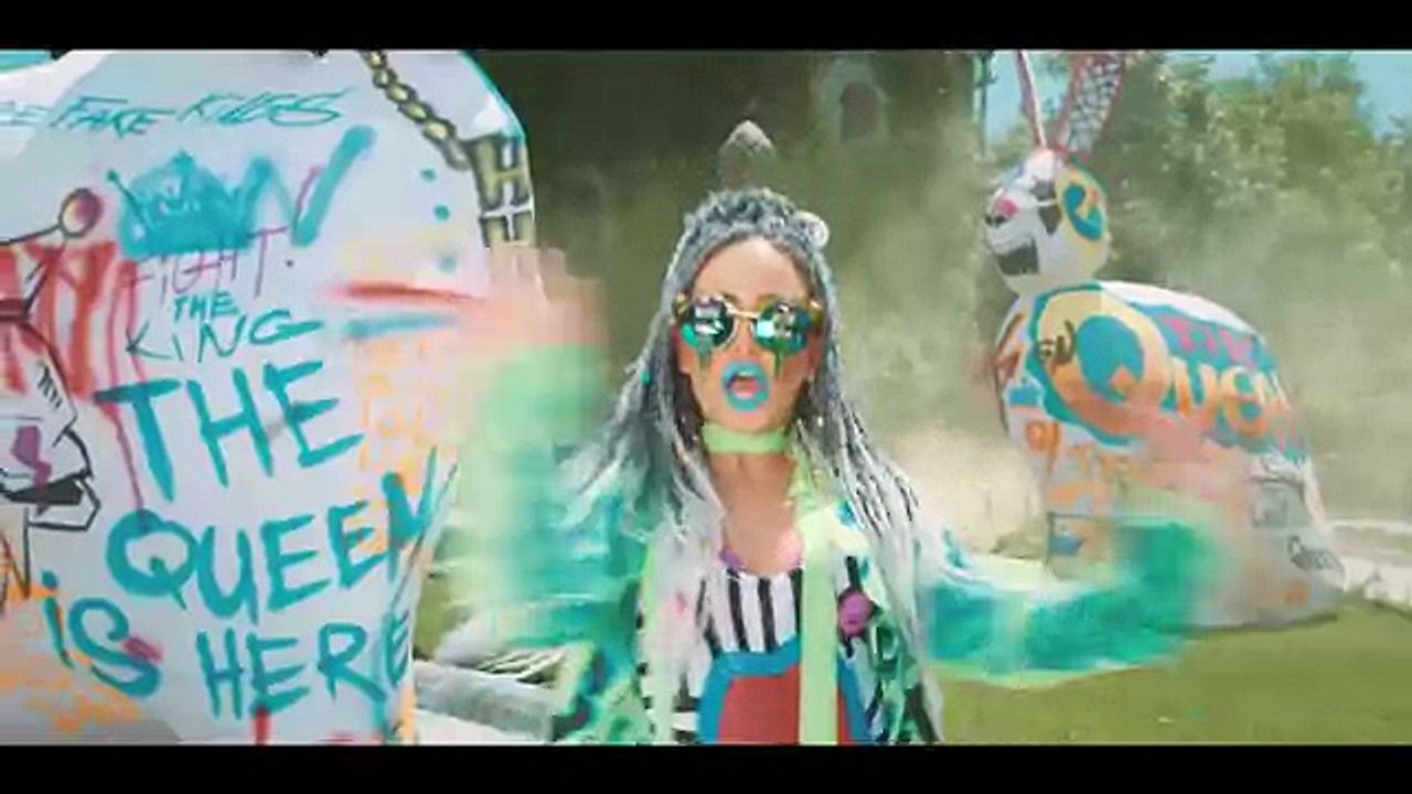 gery-nikol ı am the queen