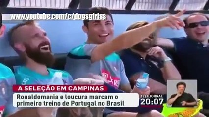 لن تستطيع تحمل اشتياقها لرونالدو فاقتحمت الملعب. شاهد رد فعلها عندما حضنها رونالدو بقوه