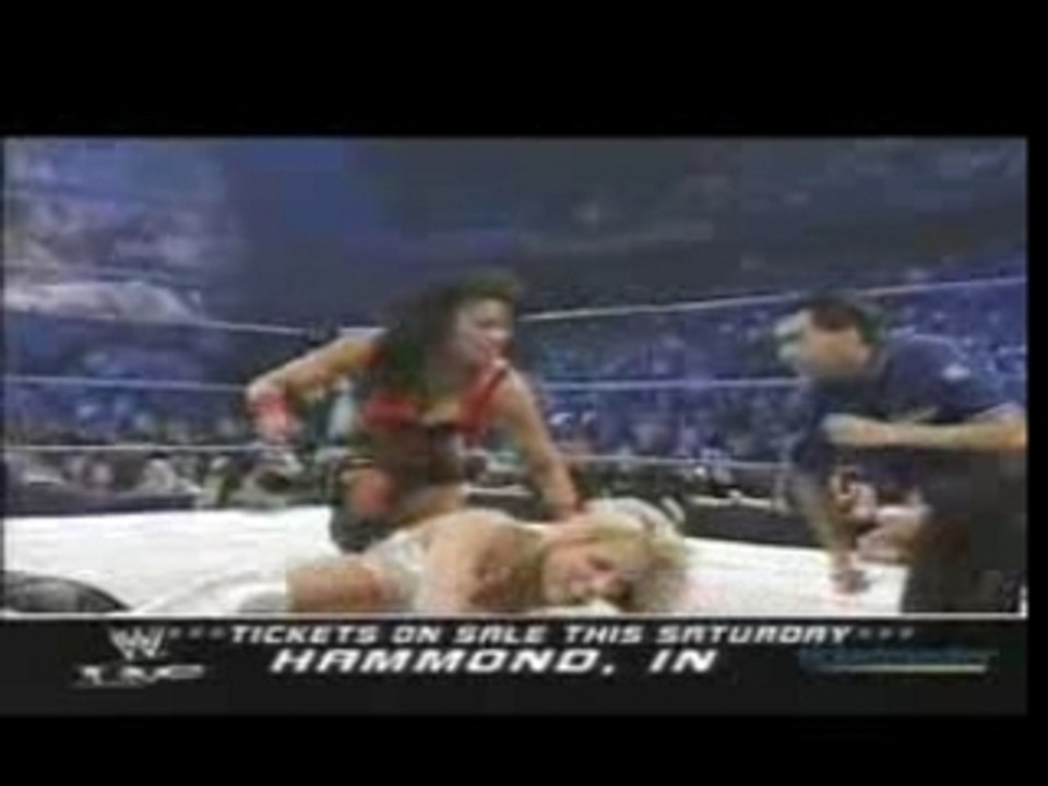 Victoria vs. Michelle [+backstage segment before match]