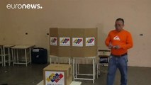 Венесуэле власти перенесли выборы, чтобы на них не проиграть