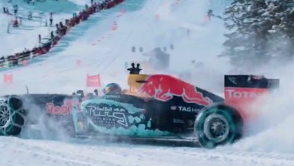 Télécharger la video: VÍDEO: Red Bull, maestros de exhibiciones de F1