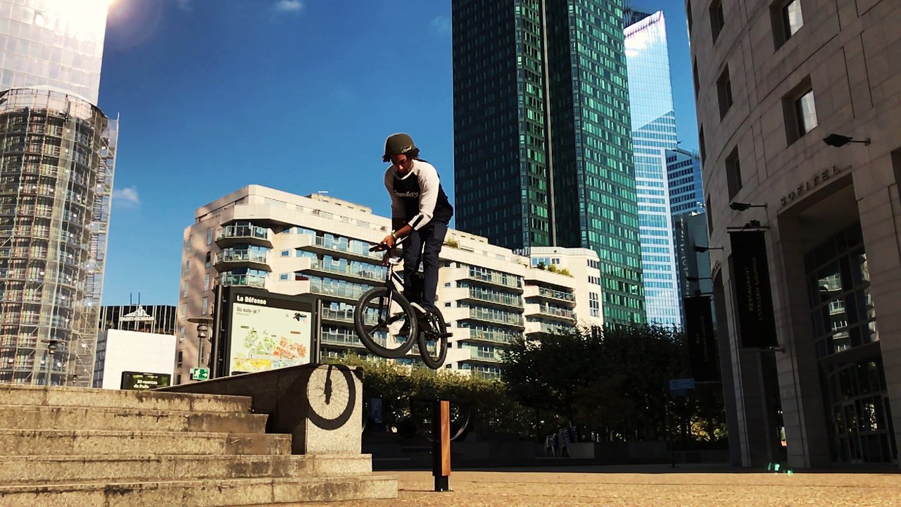 Sosh Urban Motion 5 - Daniel Portorreal & Janek Wentzky