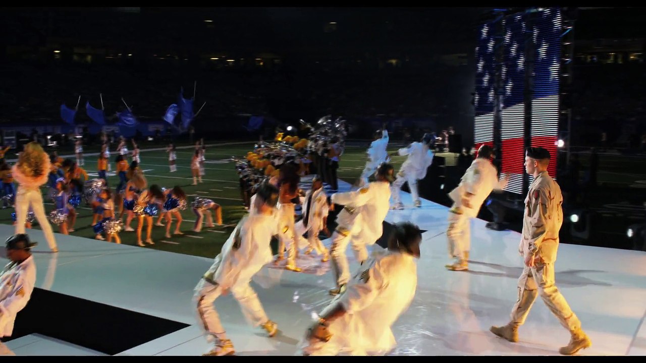 Billy Lynns Long Halftime Walk