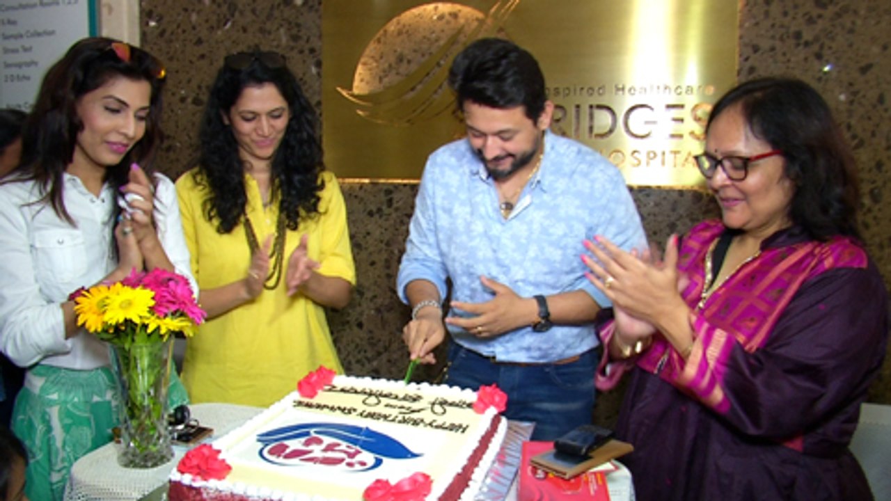 Swapnil Joshi Birthday Celebration With Fans | Watch Now | Marathi Entertainment