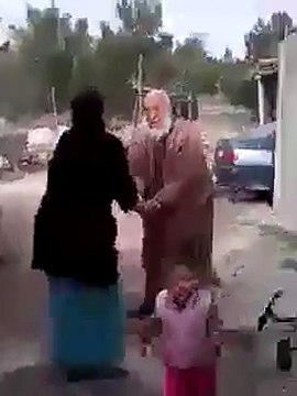 -شاهد ماذا فعلت هذه المراة الريفية عندما اراد ان يتحرش بها واحد بولحية
