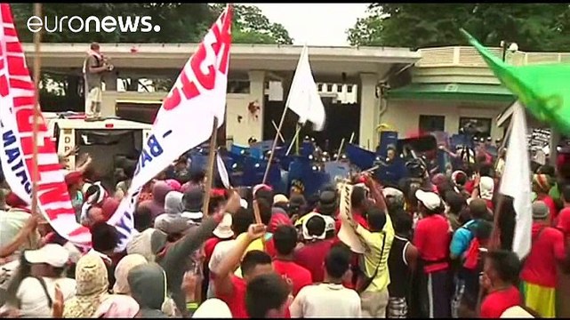 Filipinler'deki ABD protestosunda olaylar çıktı