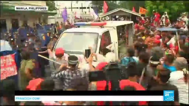 Philippines: Anti-American rally turns violent after police van rams Duterte supporters