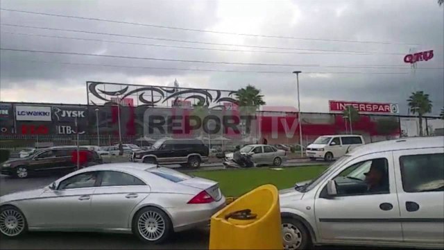 Report TV - Tenton të kalojë autostradën këmbësori përplaset për vdekje