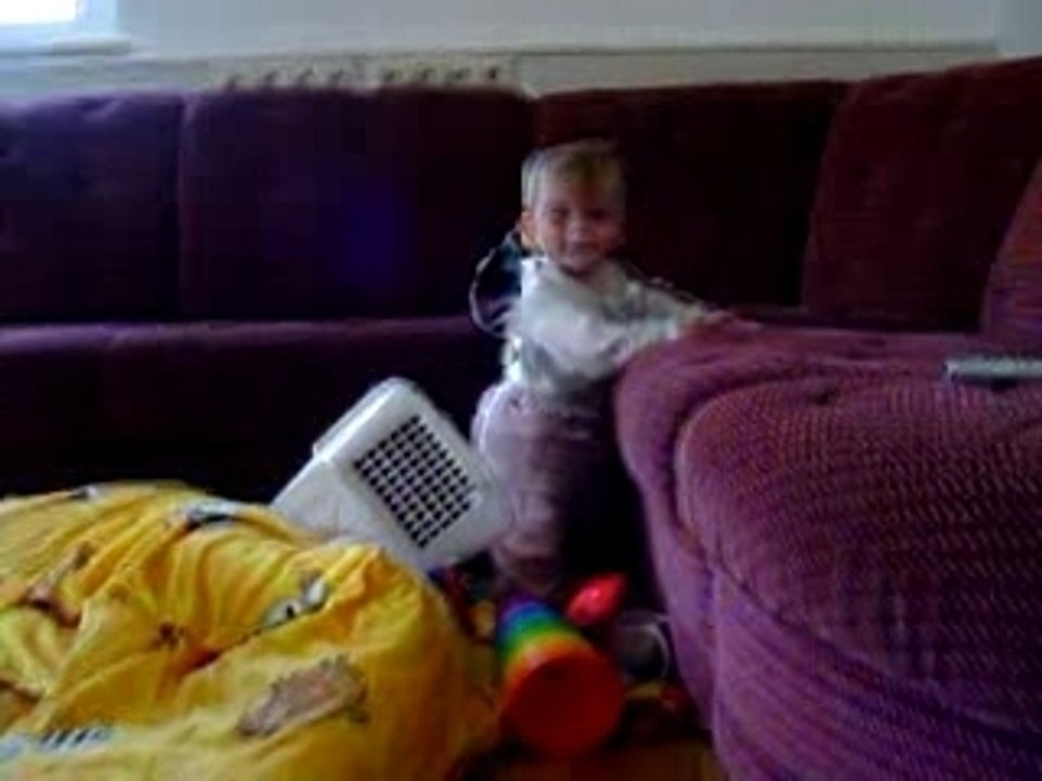 Lea joue debout aout 2007