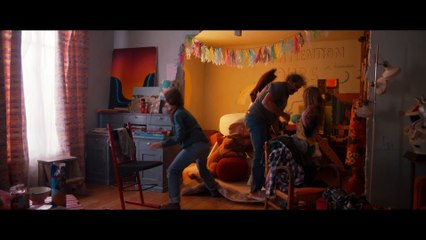 Teaser vidéo de Cigarettes et chocolat chaud, avec Camille Cottin et Gustave Kervern.