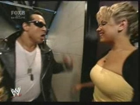 Cherry dans les vestiaires de Batista + Ric Flair