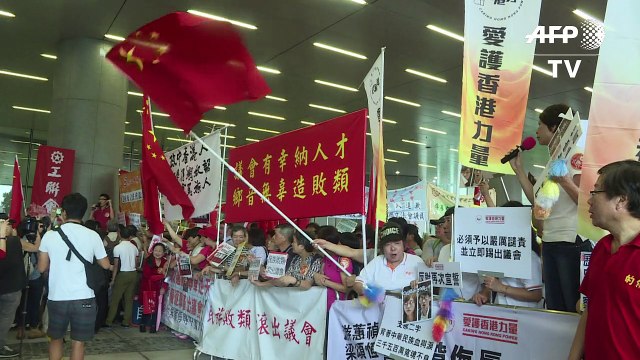 Nuevas escenas de caos en el Parlamento de Hong Kong