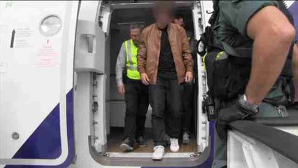 Aterriza en España, tras entregarse, el presunto asesino de Pioz