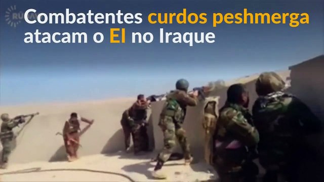 Combatentes curdos peshmerga atacam o EI no Iraque