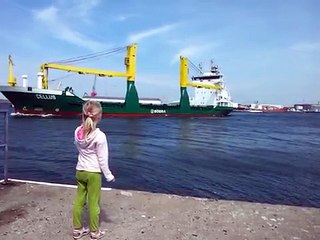 Toot, Toot! Little Girl Begs For Ship To Honk Its Horn