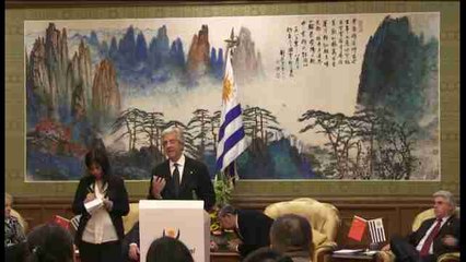Vázquez se va de China con un TLC en marcha y seguro del apoyo del Mercosur