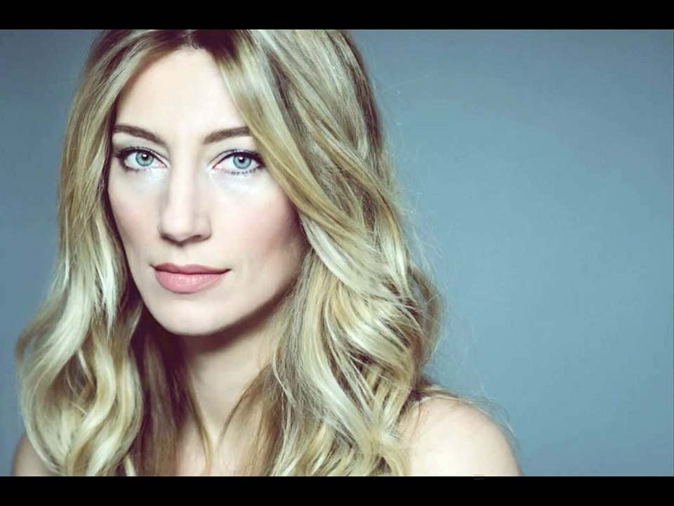Ana Stanic - Luda