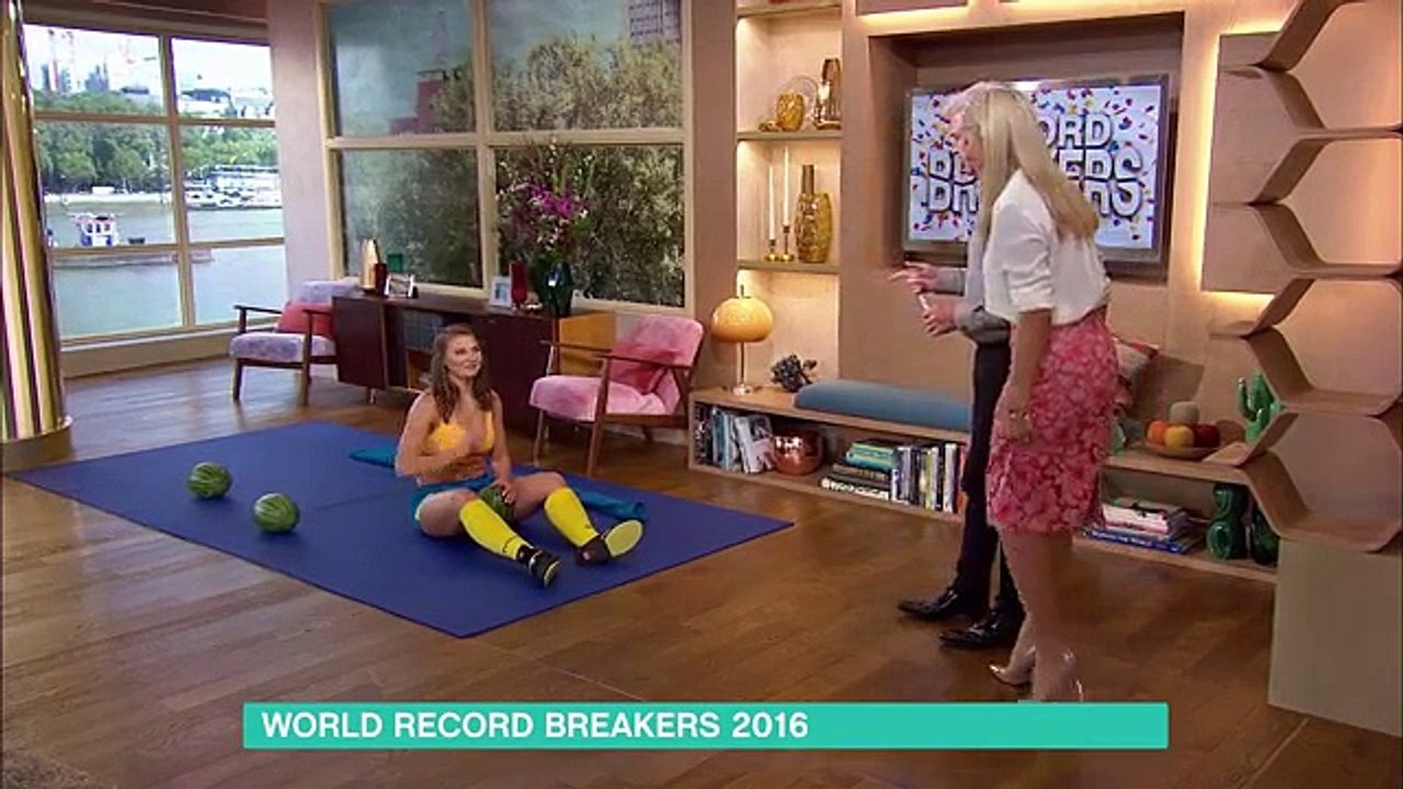Elle explose des pastèques avec ses cuisses ! WORLD RECORD 2016