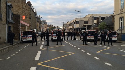 Manifestation sans heurts entre pro et anti-migrants