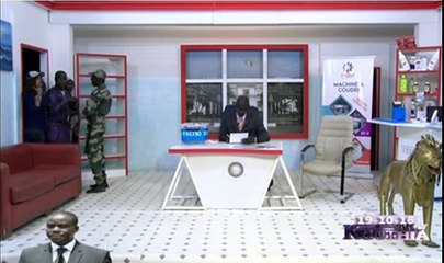 Malick Gackou devant le préfet aprés la marche