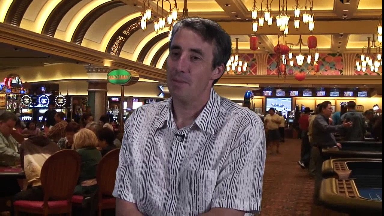 How to win at blackjack (21) with gambling expert Michael "Wizard of Odds" Shackleford