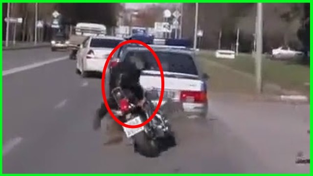 Tombos de moto Fechadas Quedas Acidentes de moto Incríveis 2017