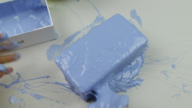 This is what happens when you pour liquid rubber on an iPhone 7