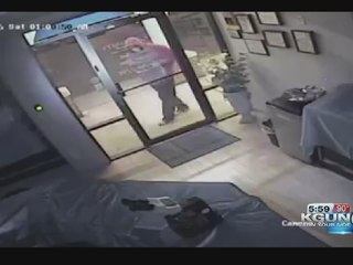 Thousands stolen in Trinity Diamonds store heist