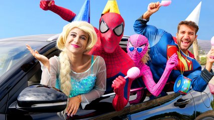 Spiderman BALLOONS Prank! Frozen Elsa CAR PARTY w- Jack frost Pink Spidergirl Superman