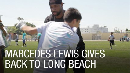 Marcedes Lewis Gives Back to Long Beach