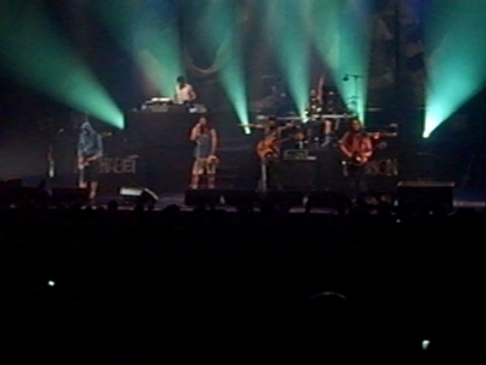 Pleymo -- Tank Club au Zenith Intro