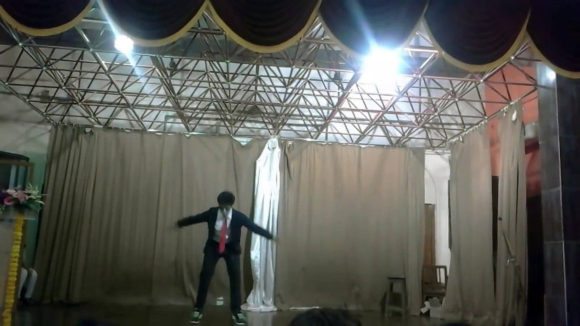 ⁣Bollywood Robotic Mashup Choreography at V.J.T.I (Hindi And Marathi Songs)