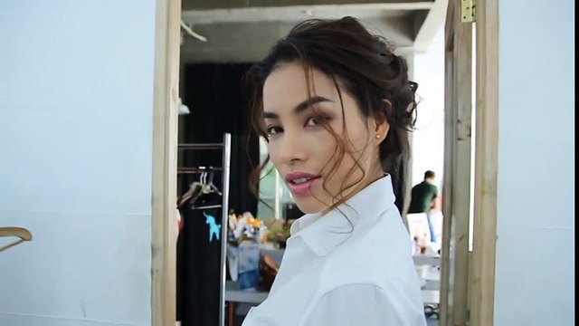 Hoa hậu Phạm Hương hát La Vie en Rose tặng Fan nhân dịp 20/10