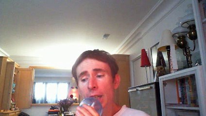 Wiwi égratigne "intoxicated" de Mika