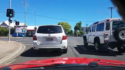 Un automobiliste sauve une femme traversant au passage piéton