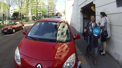 Un cycliste s’amuse à faire chier les automobilistes en infraction à Rouen