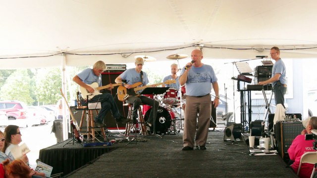 Danny McCorkle & the Katz perform 'Johnny B Goode' Elvis Week 2014