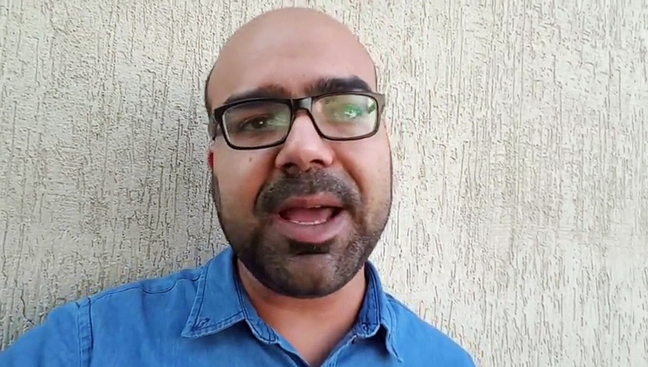 Junaid Akram Making Fun Of Pakistanis On Chay Wala