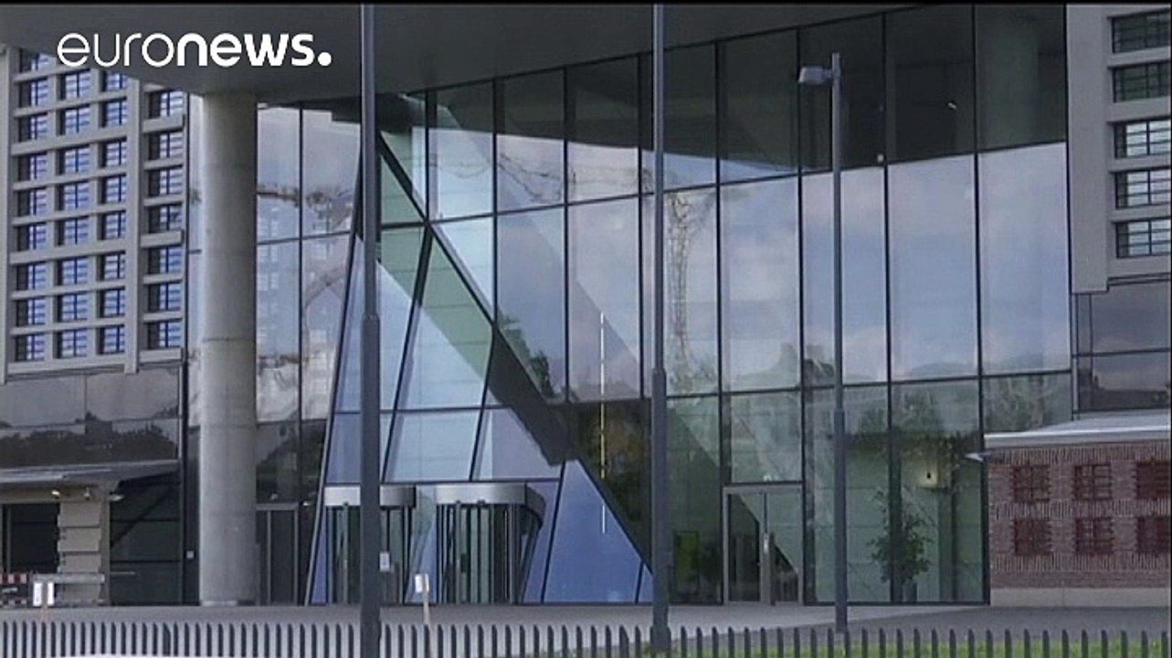 European Central Bank leaves stimulus measures unchanged