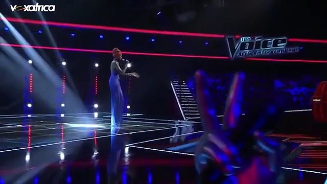 Aida Sock chante 'I'm In love with you au The Voice Afrique 2016 accompagnéé par canabasse