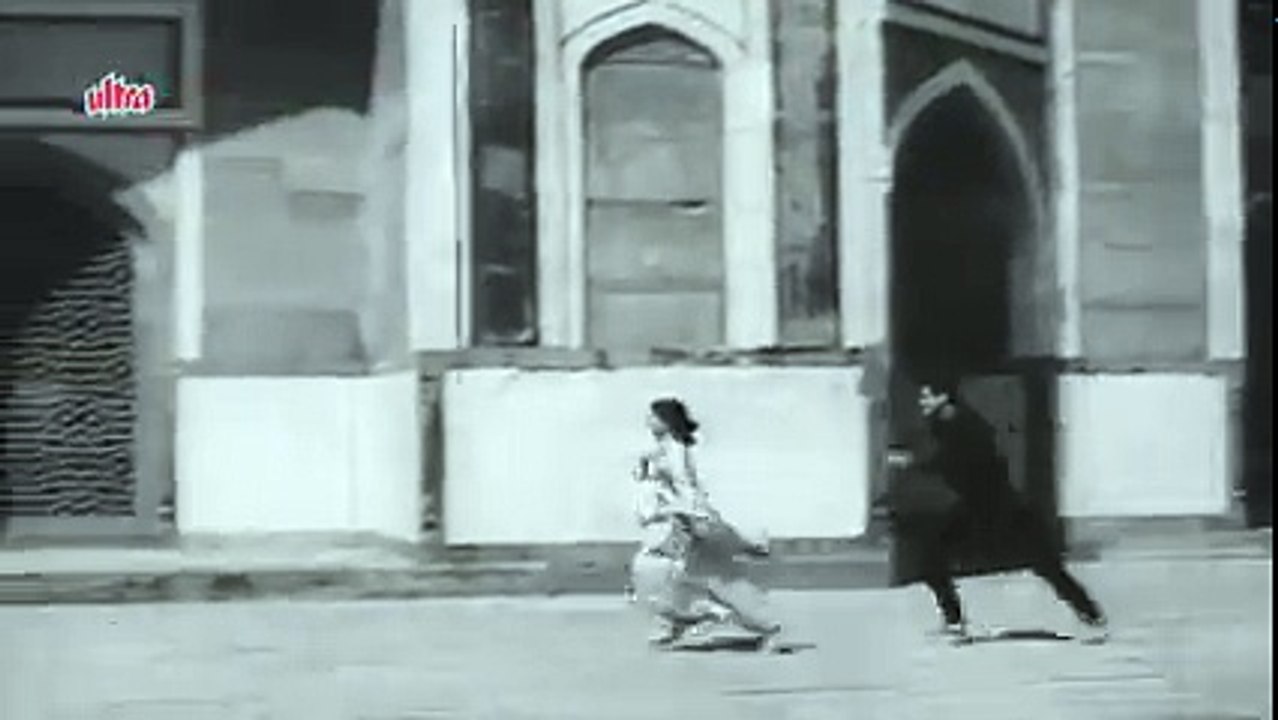 Dil Beqarar Sa Hai - Joy Mukherjee, Vaijayanti Mala, Ishara Song