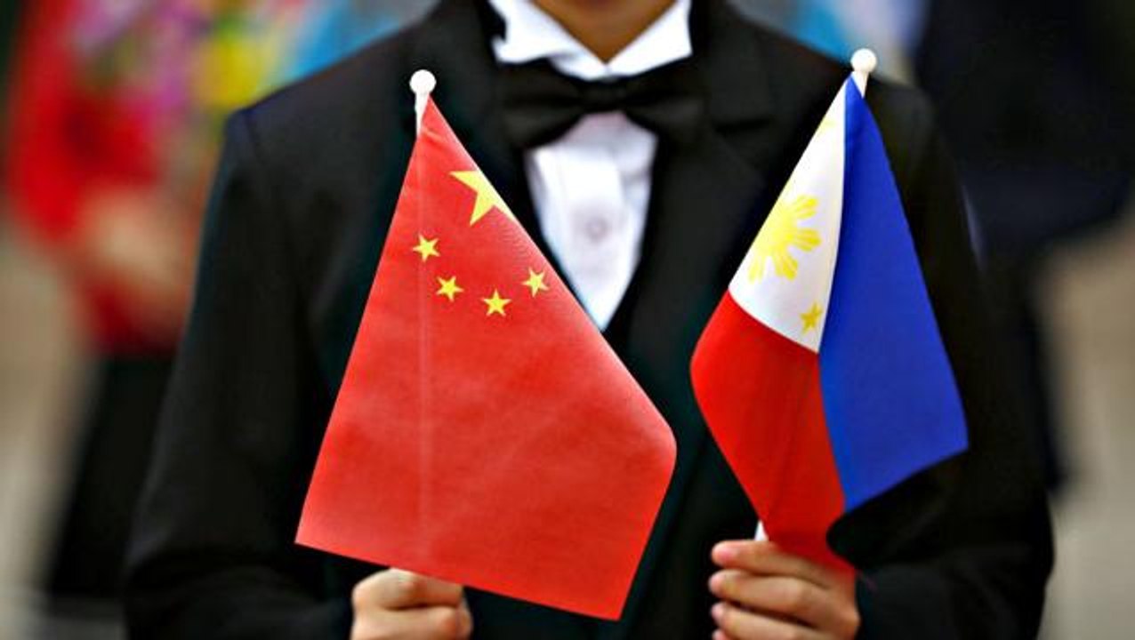 Duterte embraces China