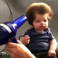 Questo bambino ha solo due mesi, ma i suoi capelli sono incredibili e stanno facendo impazzire il web!