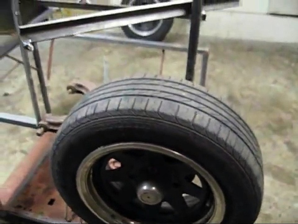 Voici comment les fraudeurs sy prennent pour quun vieux pneu ait lapparence dun neuf!