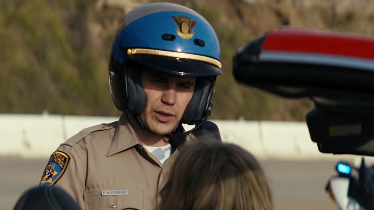 Paul Woodrugh pulls over a hot actress - True Detective Season 2