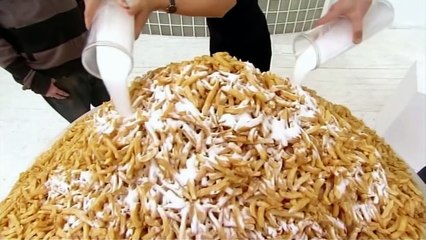 Freaky Eaters | Bean Addict Shown How Much Junk Food He Eats A Year